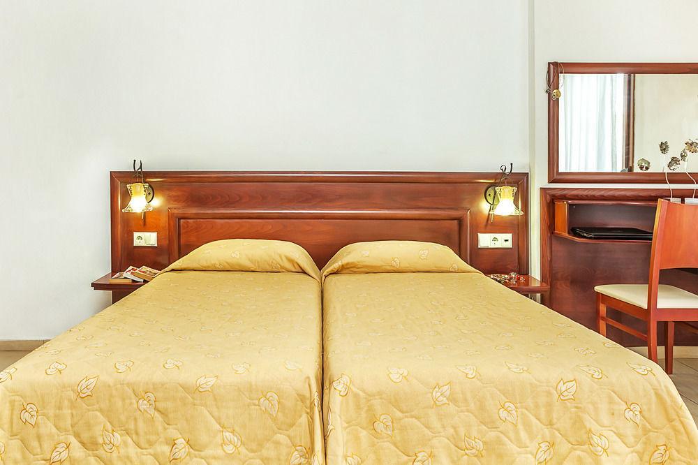 Nereides Hotel Hanioti Eksteriør billede